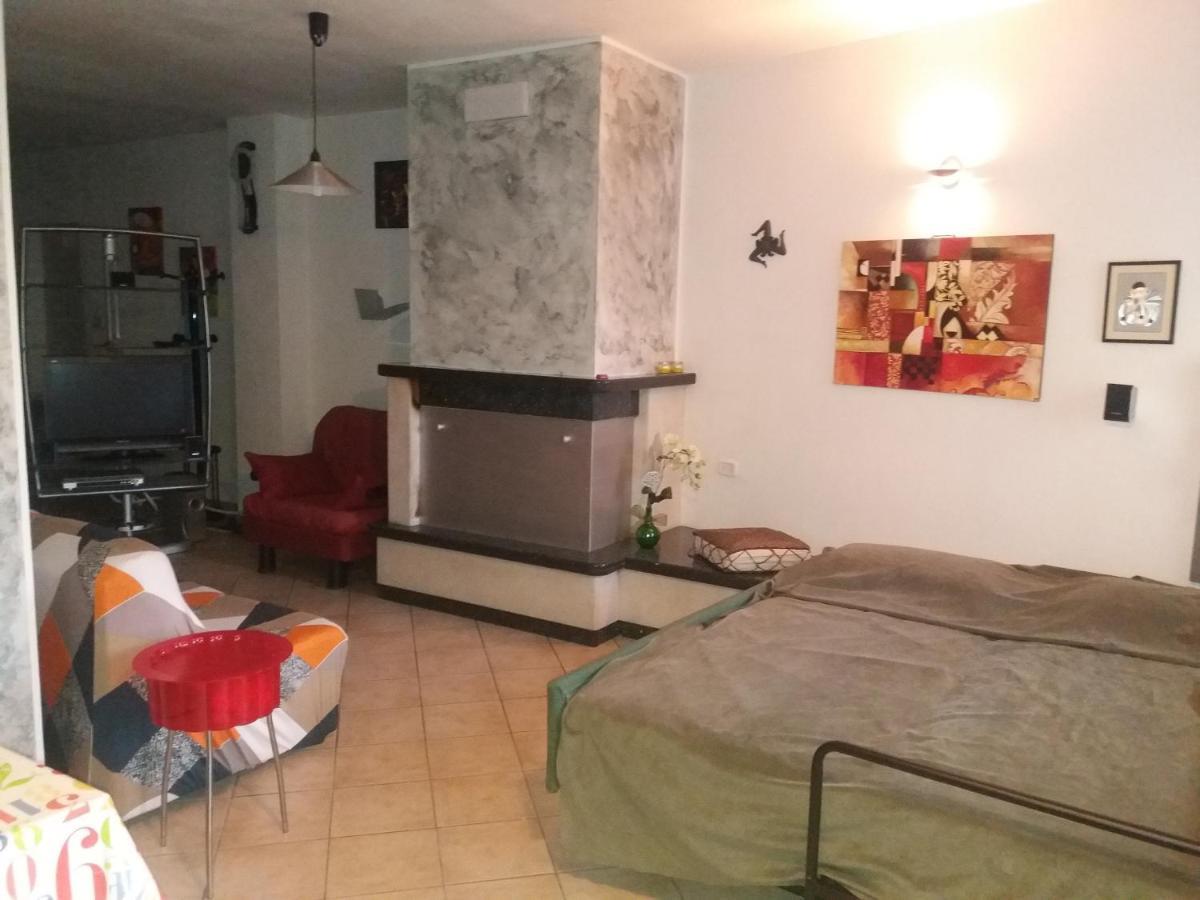 Tana Per Gli Ospiti Apartment Terni Exterior foto
